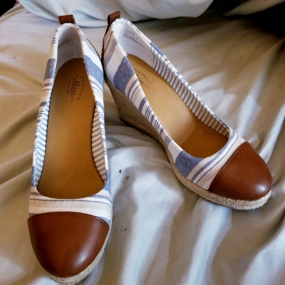 G.H. Bass & co. "Kaitlyn" Wedges (worn once) - Picture 7 of 7